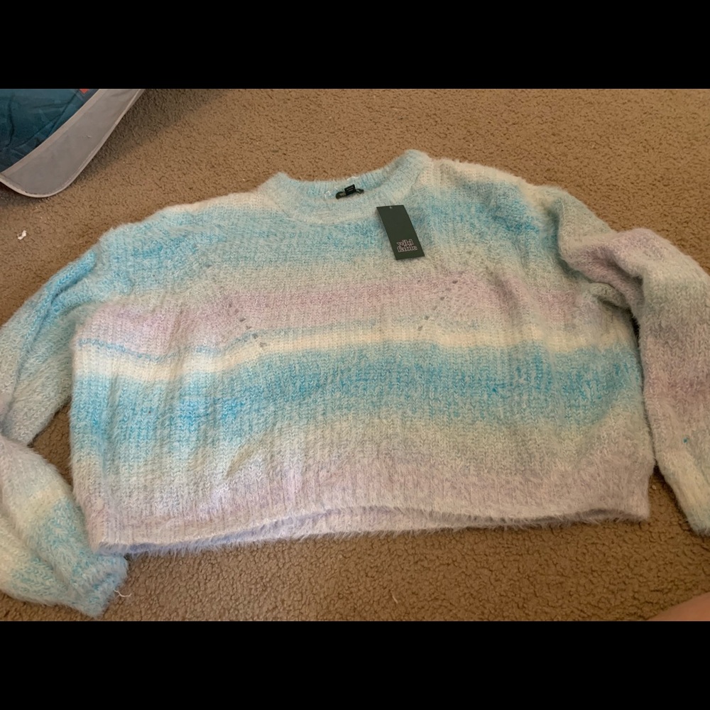 New super soft FUZZY sweater!!
